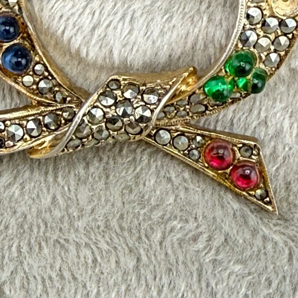 Vintage Les Bernard Inc. Rhinestone Brooch Gold Tone Bow READ‎